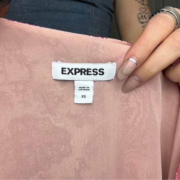 Express Paisley Wrap Front Tie Light Pink Top XS - Picture 4 of 4
